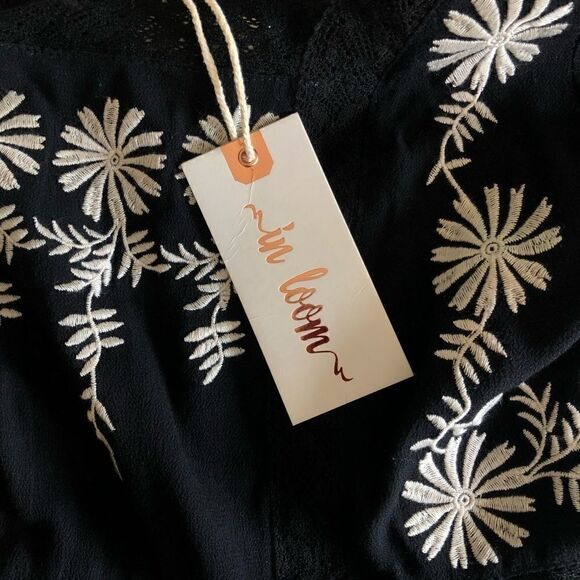Embroidered Black Blouse - Picture 10 of 12